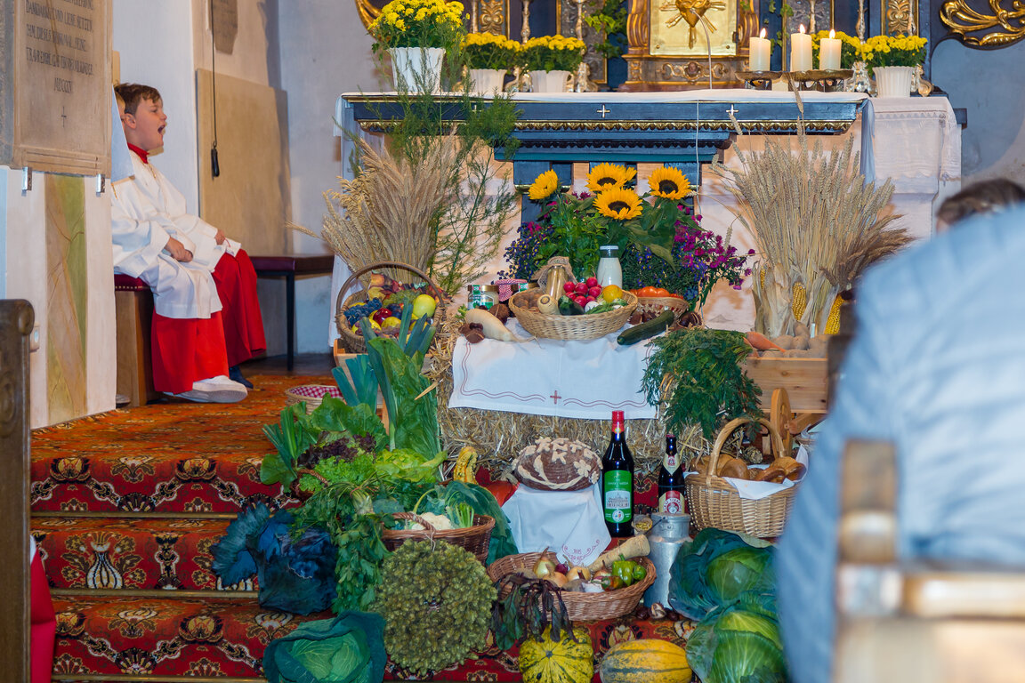 Image: _JA 24148 Erntedank in Hohenried, Kirche, Messe.jpg